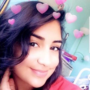 Meet your Posher, Pamela